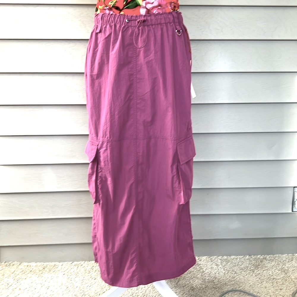 Parachute cargo pockets skirt